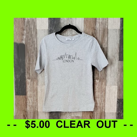 Reitmans T-shirt With a graphic of London - Picture 1 of 6